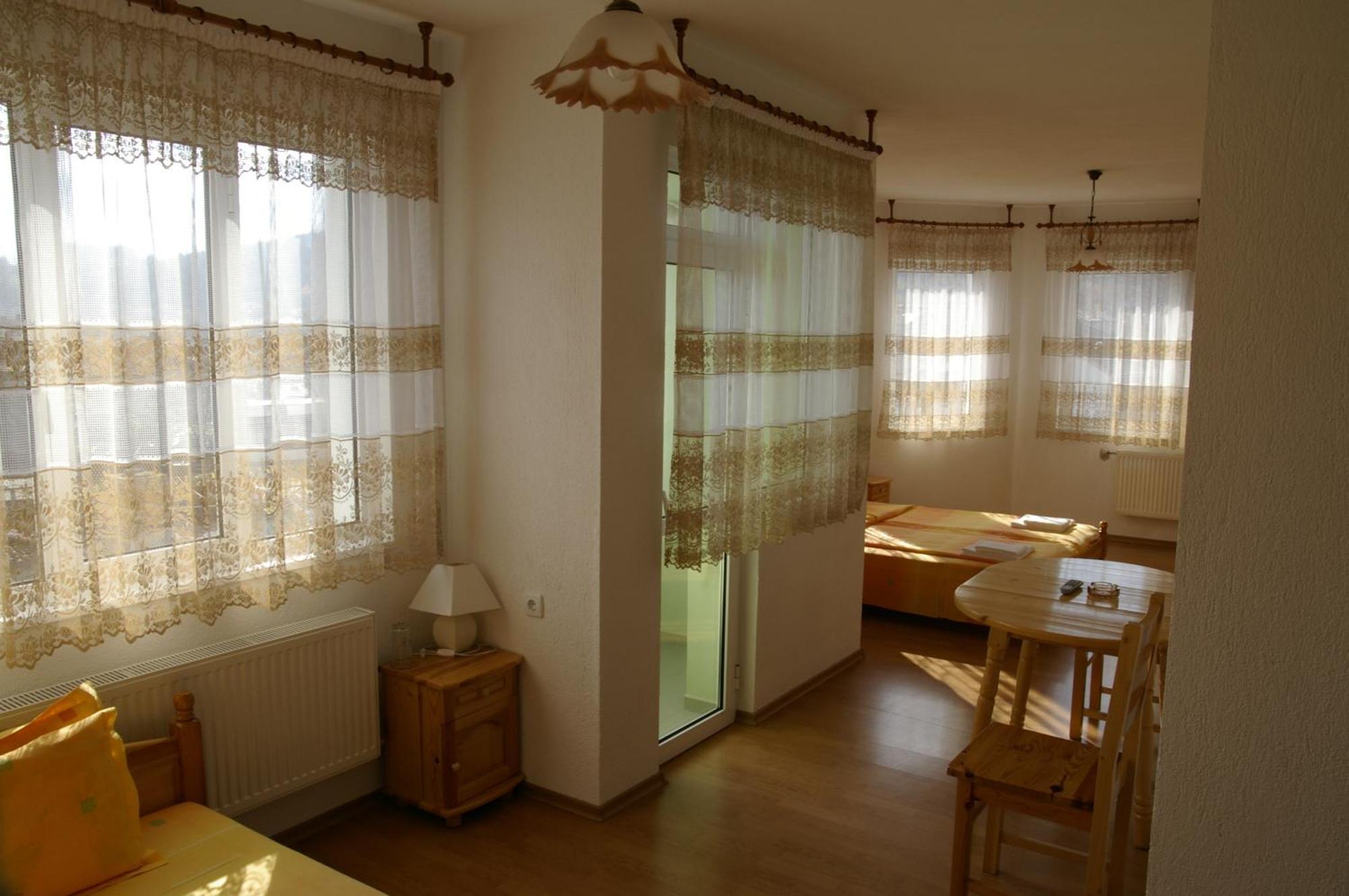 Karadzhovy Guest House Kalofer Exterior photo